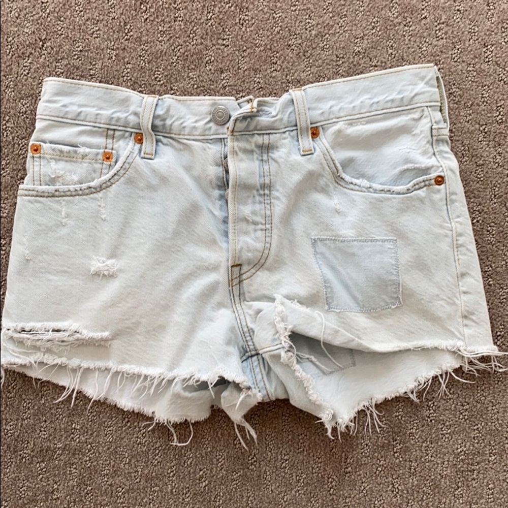 Levi’s cut off shorts